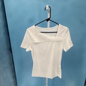 Women's White Short Sleeve Asymmetrical Neck Pullover Top M6D541 Size L